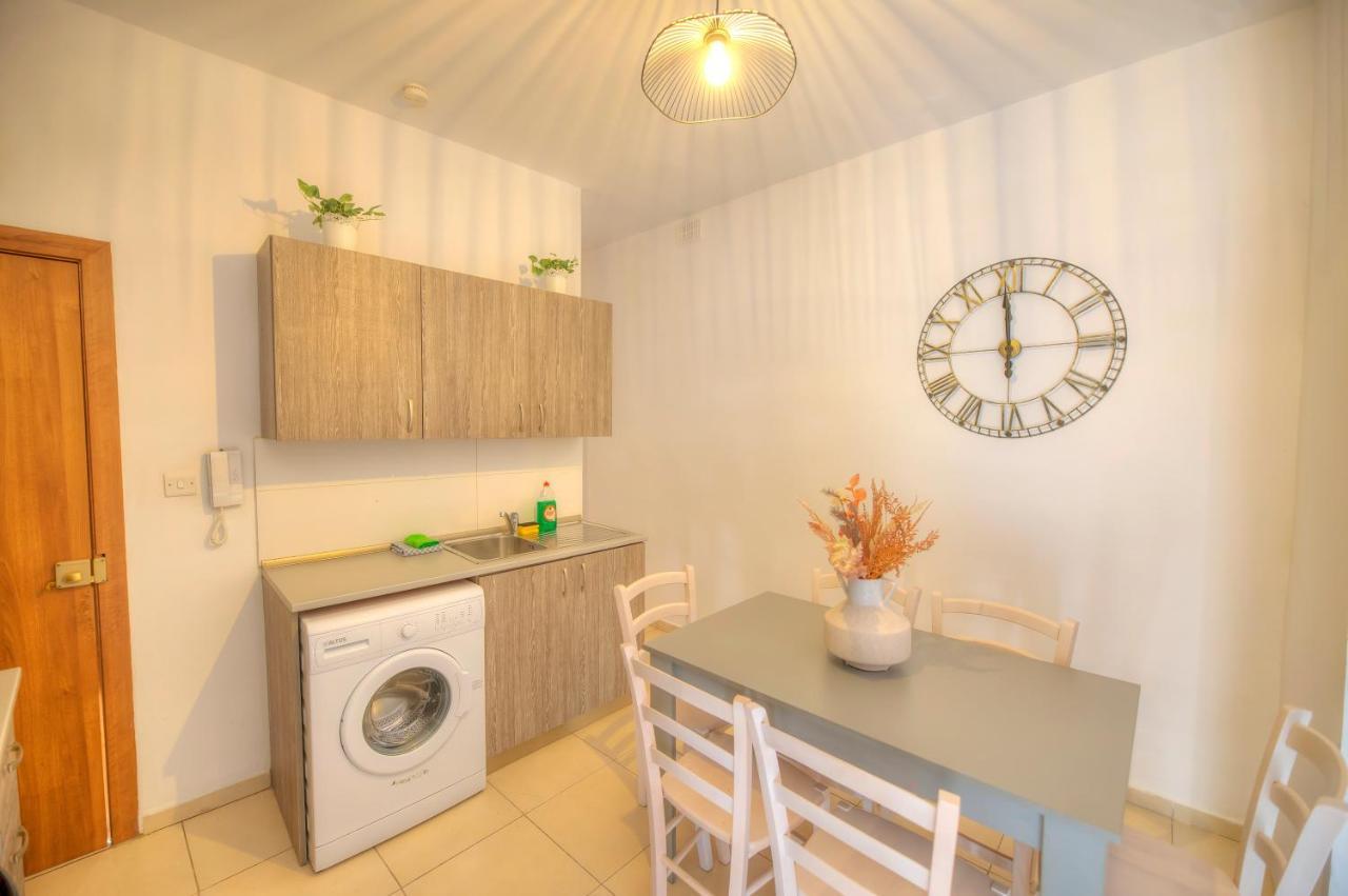2Bedroom With Large Terrace In Paceville Jpor1-1 St. Julian's Exteriör bild